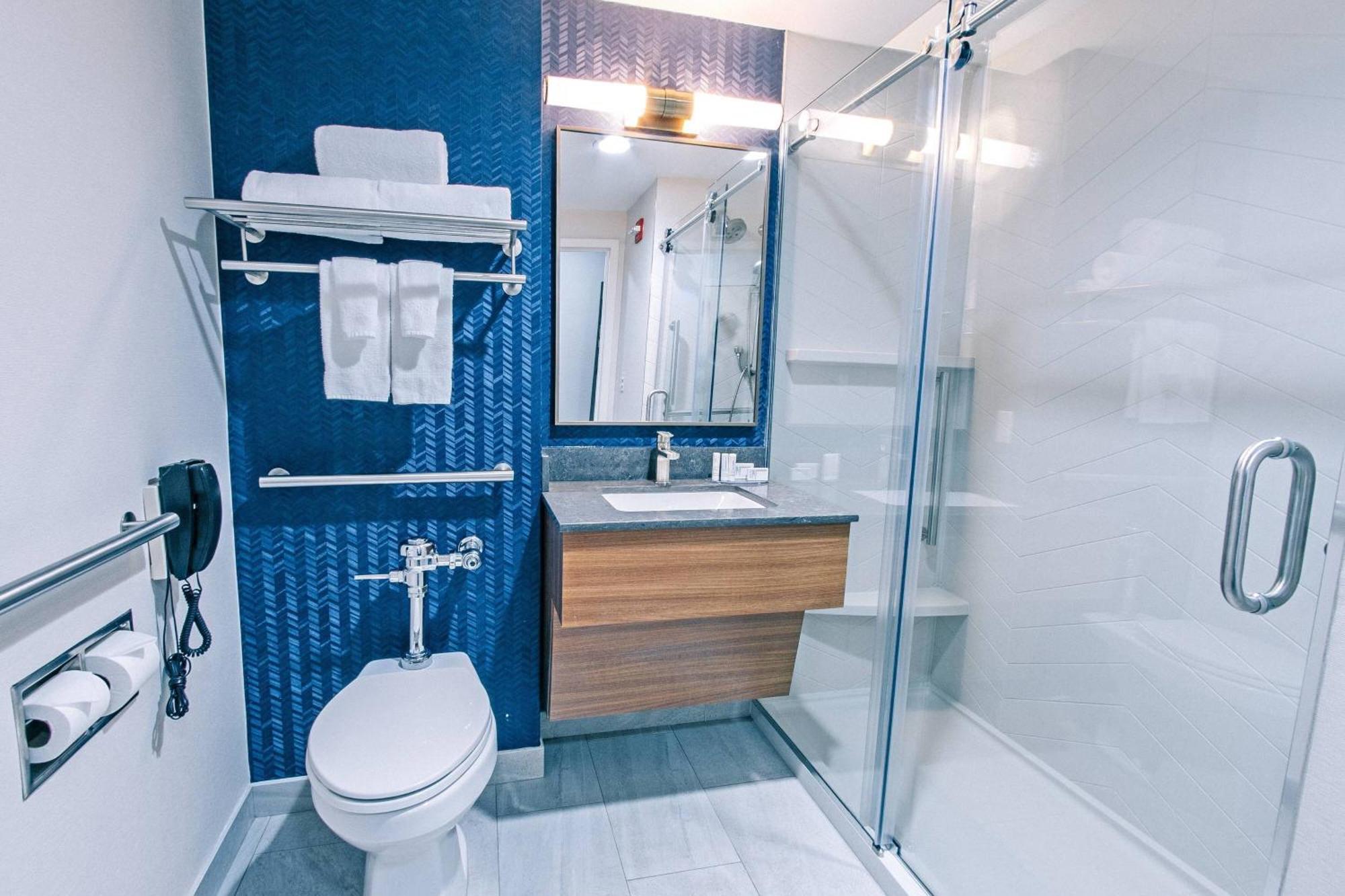 Fairfield Inn By Marriott New York Laguardia Airport/Astoria Extérieur photo